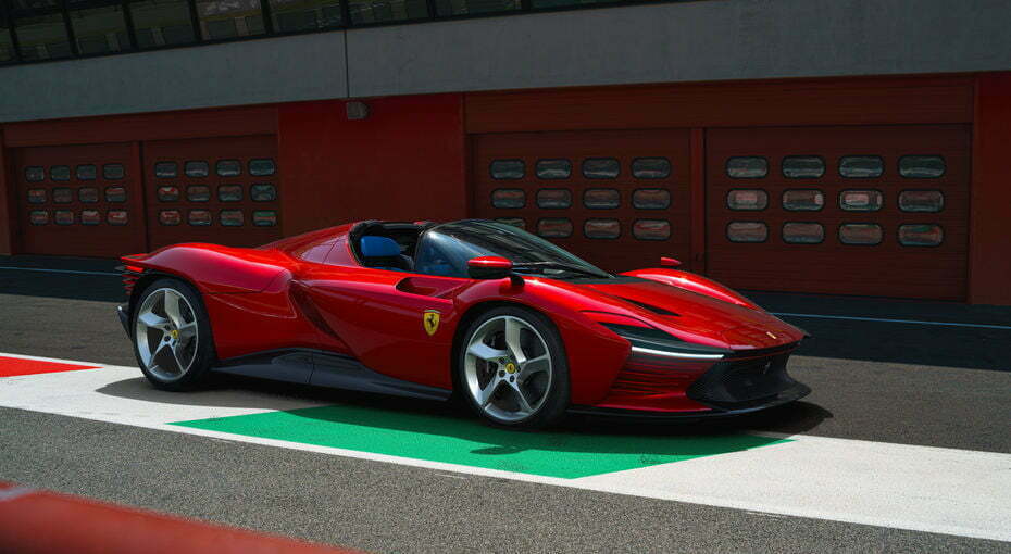 Ferrari Daytona SP3 Revealed - Thrust Zone