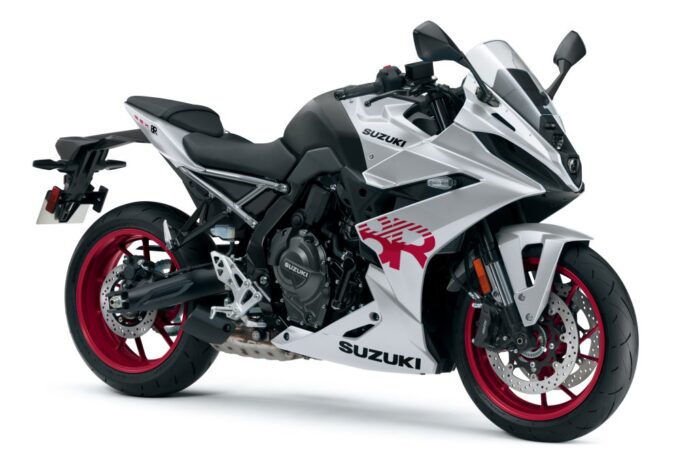 All New Suzuki GSX-8R Revealed To Be A Brilliant Badass! (2)