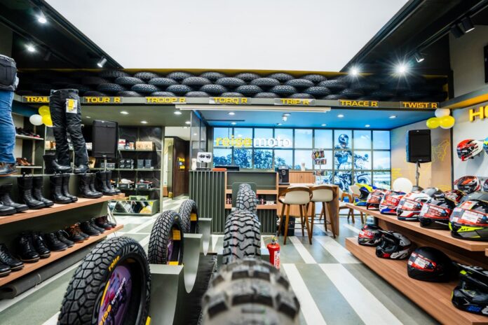 Reise Moto Brand Store Inagurated In Mumbai With More Than Just Tyres! (8)