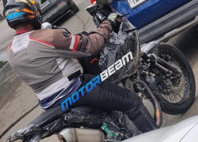 2025 RE Himalayan 650 Spied For The First Time