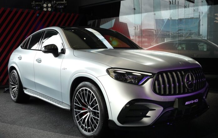 Mercedes-AMG GLC 43 4MATIC India Launch Price Revealed (7)