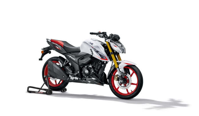 New TVS Apache RTR 160 4V with USD_Pearl White_3-4th